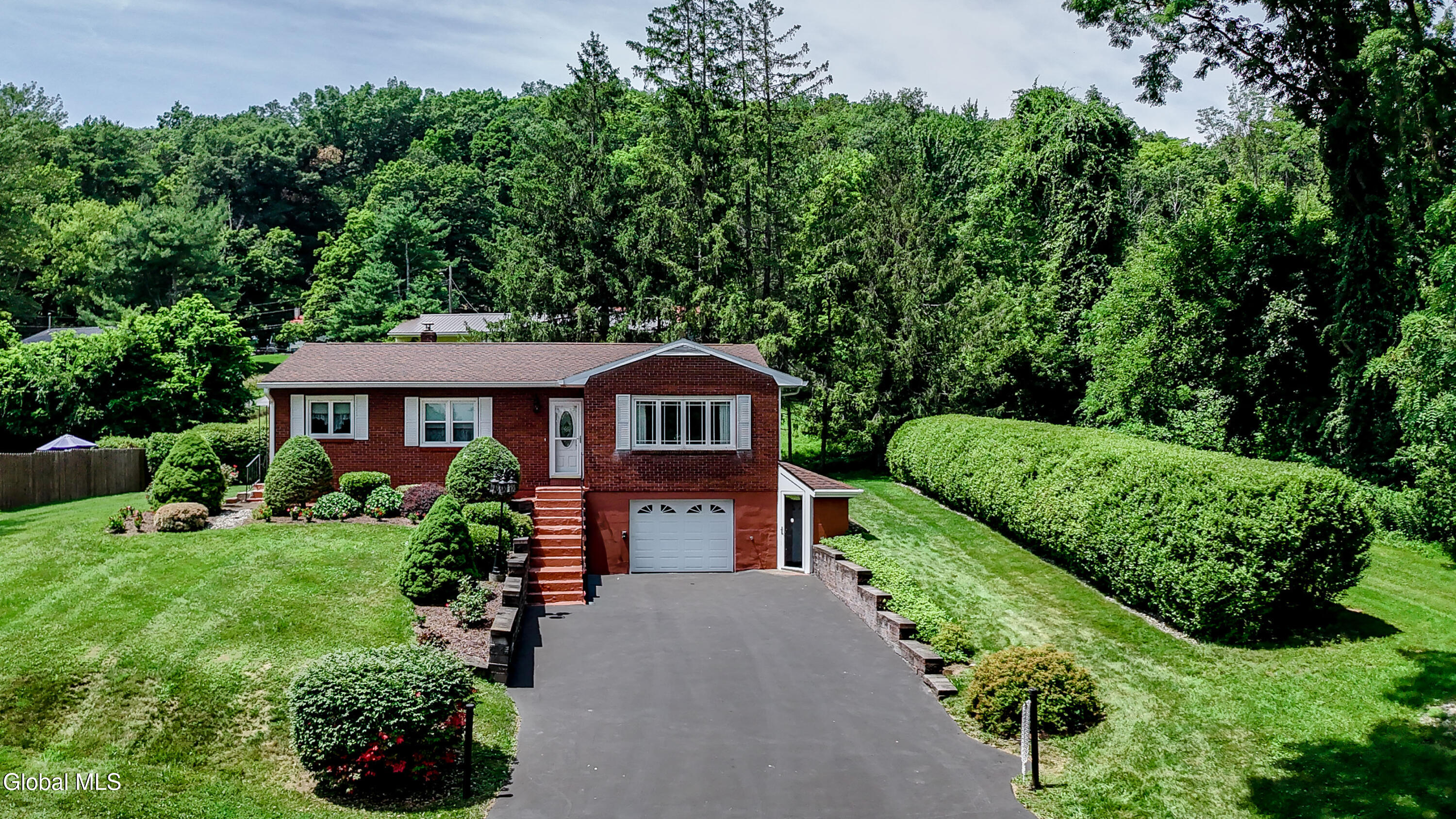 25 White Birch Lane West Coxsackie NY 12192