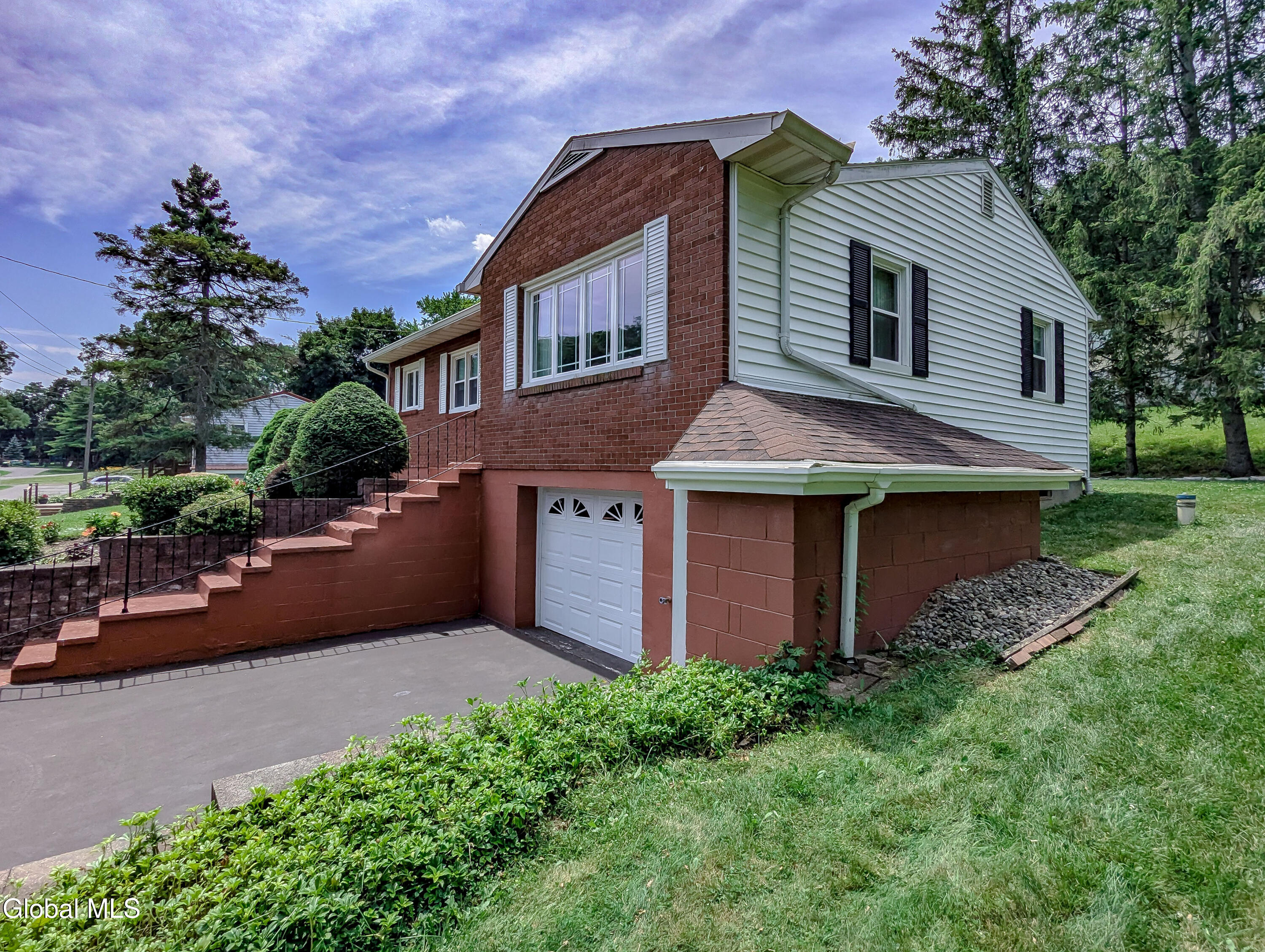 25 White Birch Lane West Coxsackie NY 12192
