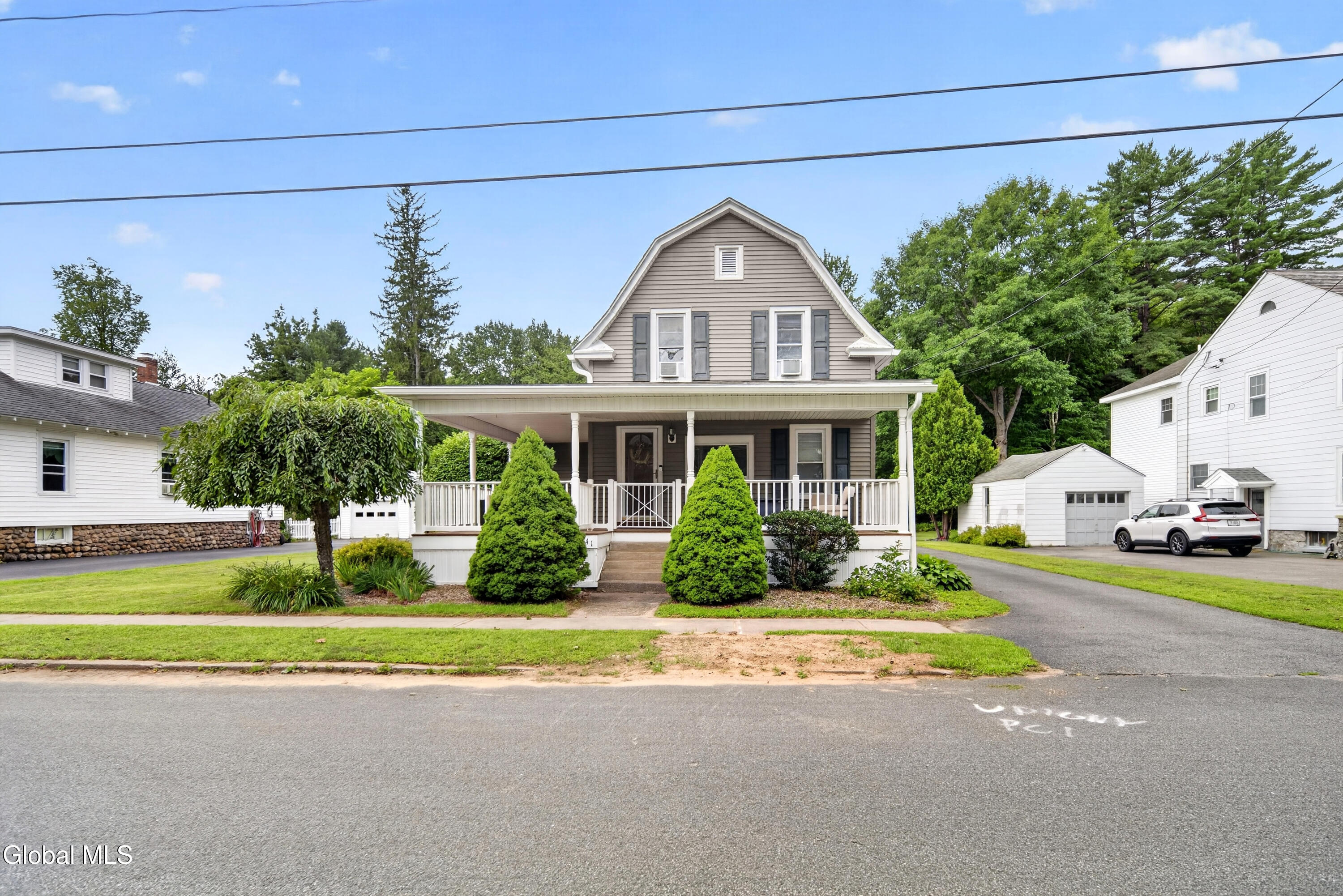 41 First Avenue Broadalbin NY 12025