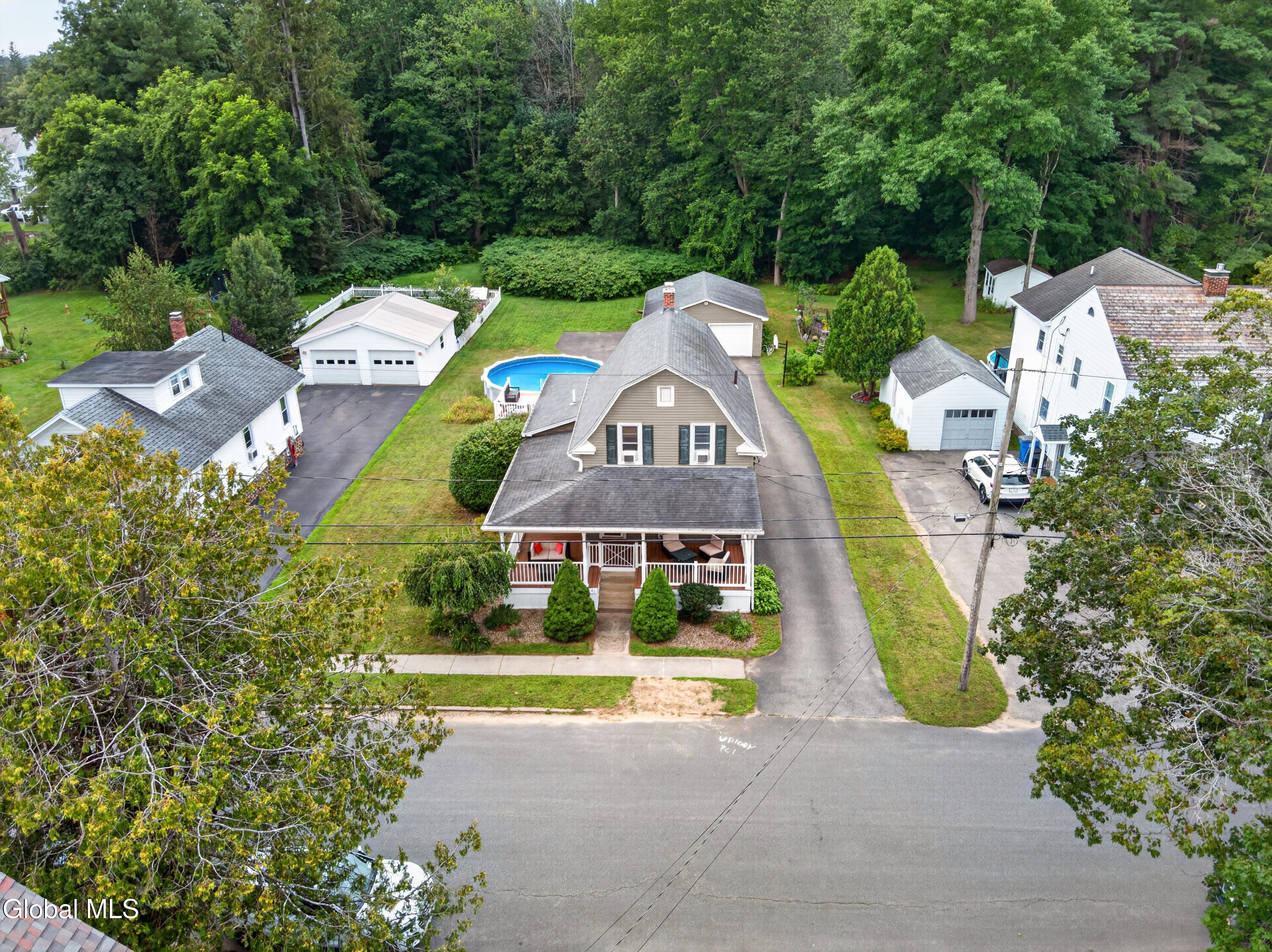 41 First Avenue Broadalbin NY 12025