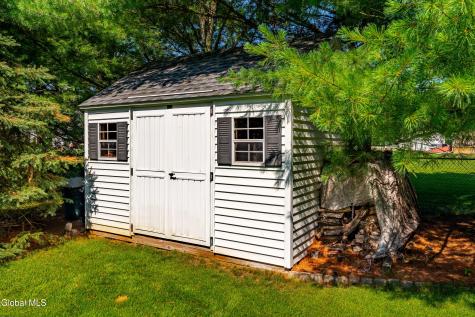 706 Penney Lane Schenectady NY 12303