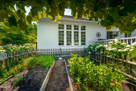 706 Penney Lane Schenectady NY 12303