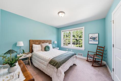 706 Penney Lane Schenectady NY 12303