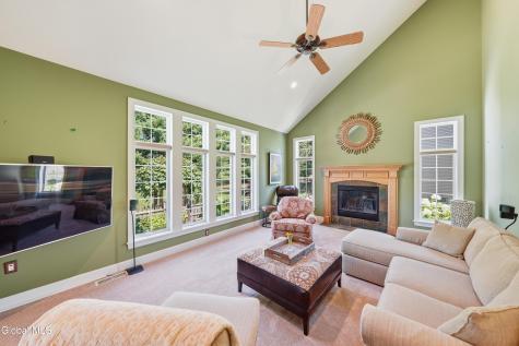706 Penney Lane Schenectady NY 12303