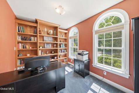 706 Penney Lane Schenectady NY 12303
