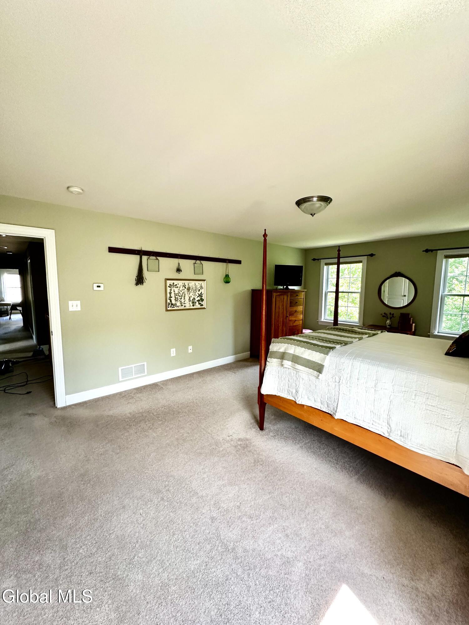 706 Penney Lane Schenectady NY 12303