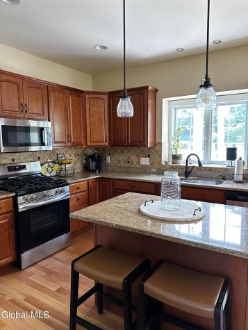 706 Penney Lane Schenectady NY 12303