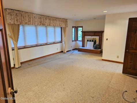 101 Old Niskayuna Road Loudonville NY 12211