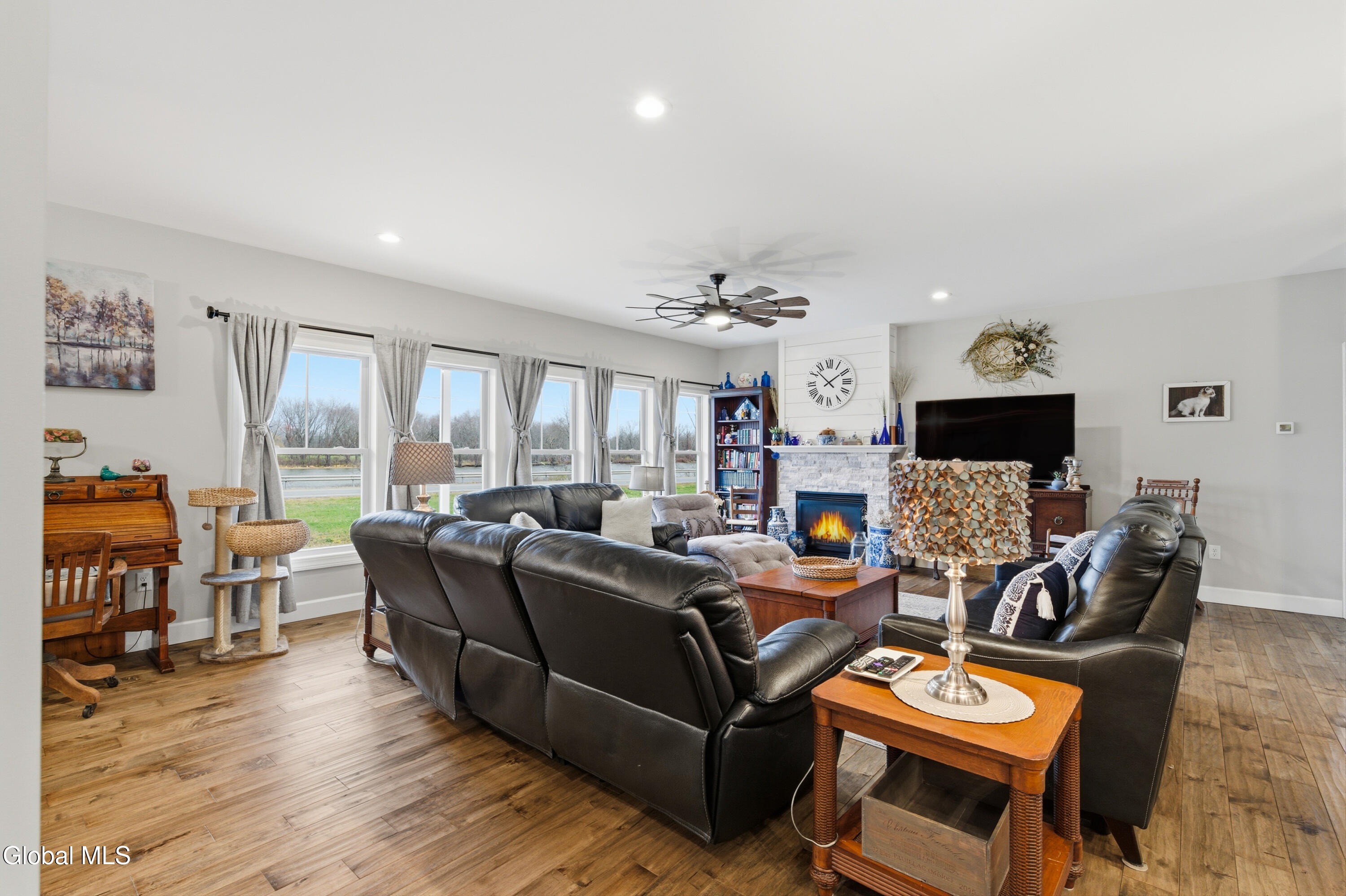 1633 W River Road Gansevoort NY 12831