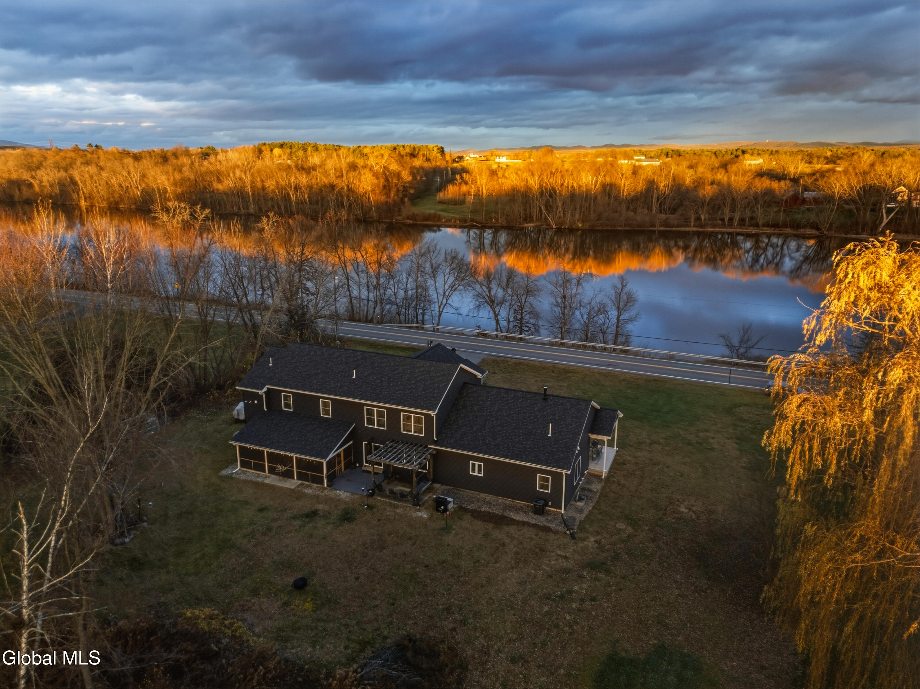 1633 W River Road Gansevoort NY 12831