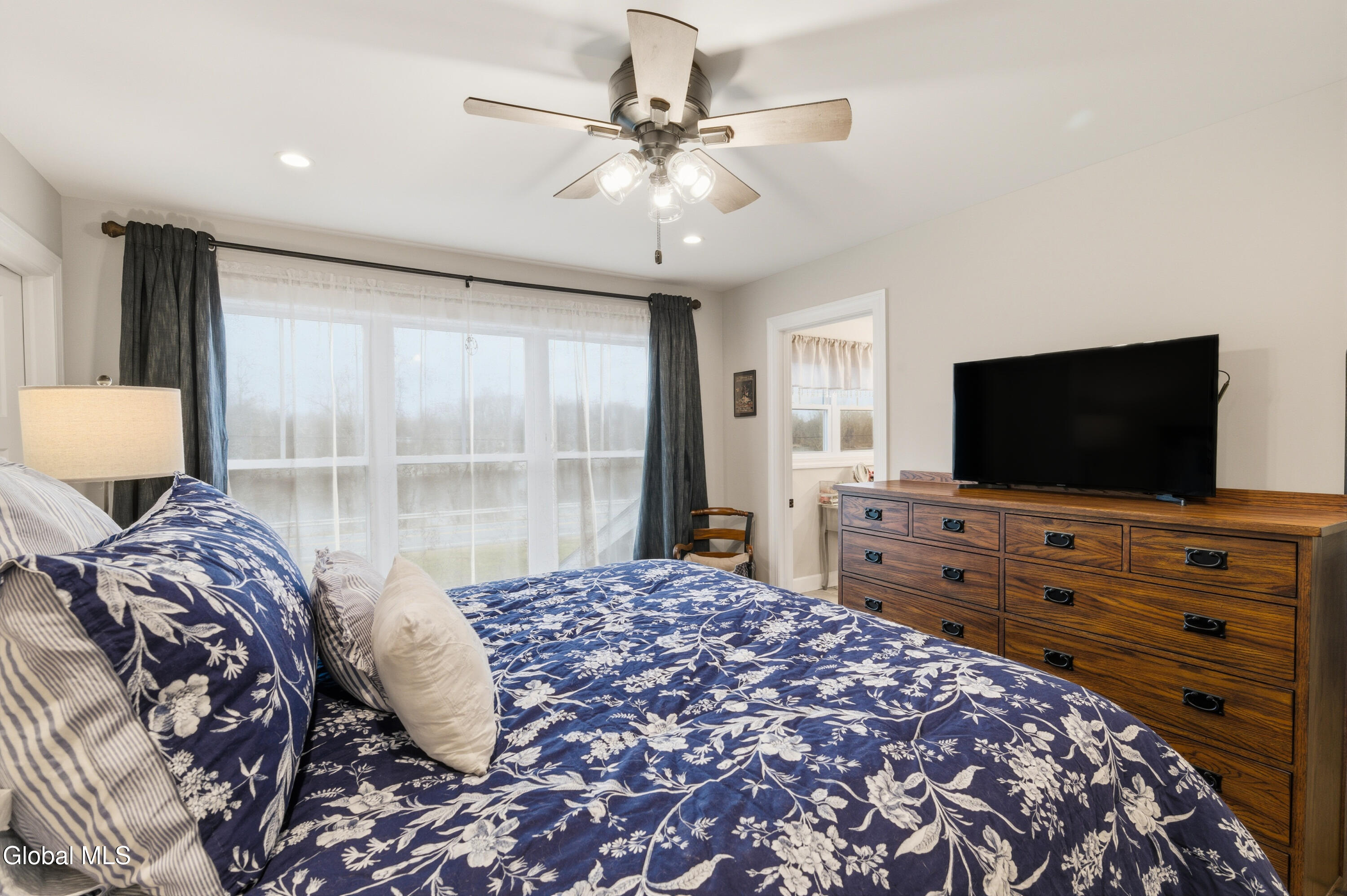 1633 W River Road Gansevoort NY 12831