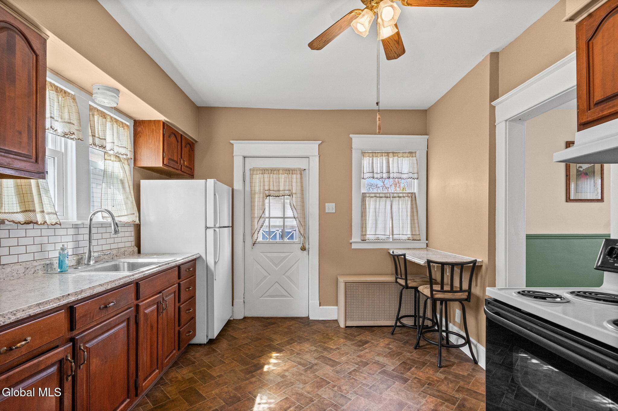 1053 Garner Avenue Schenectady NY 12309