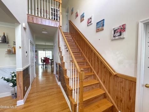 29 Andrew Court Guilderland NY 12203
