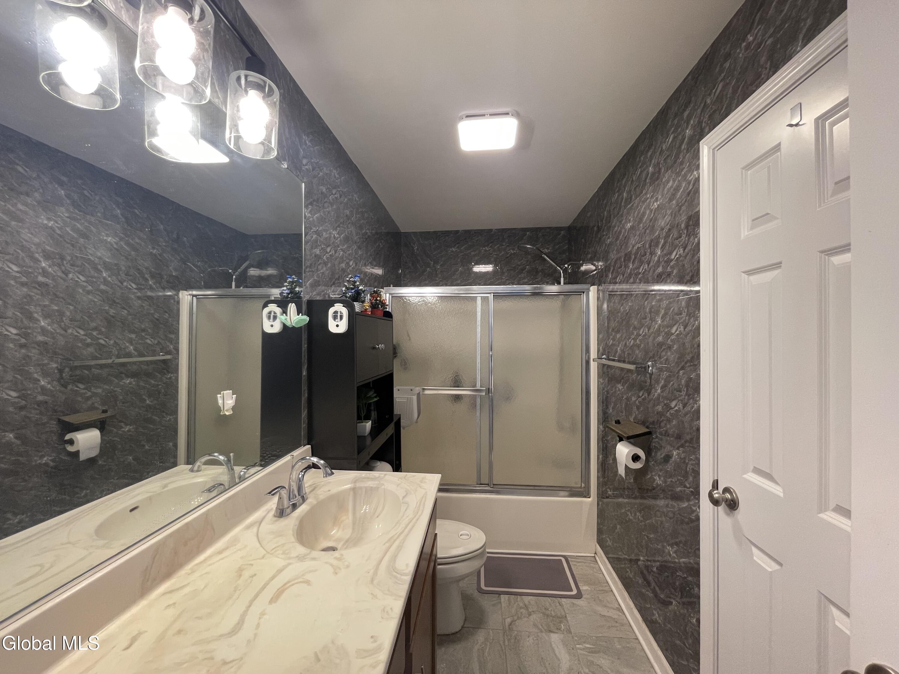 29 Andrew Court Guilderland NY 12203