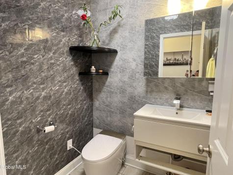 29 Andrew Court Guilderland NY 12203