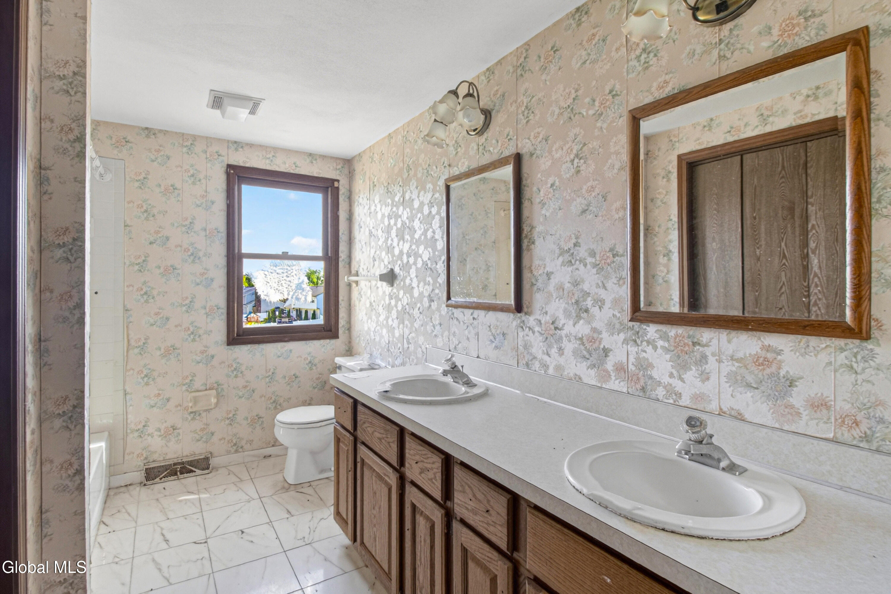 7195 Opal Drive Liverpool NY 13088