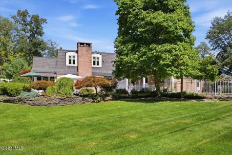 27 S Sheraton Lane Queensbury NY 12804