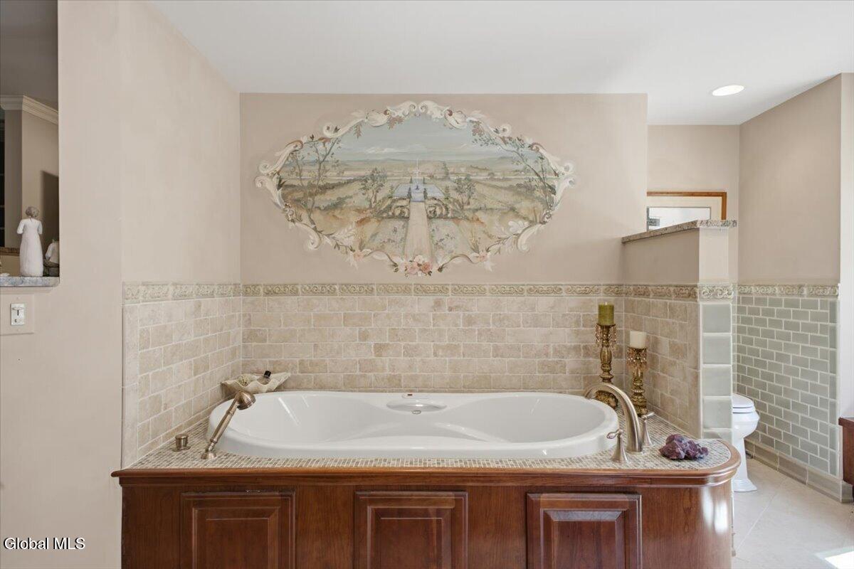27 S Sheraton Lane Queensbury NY 12804