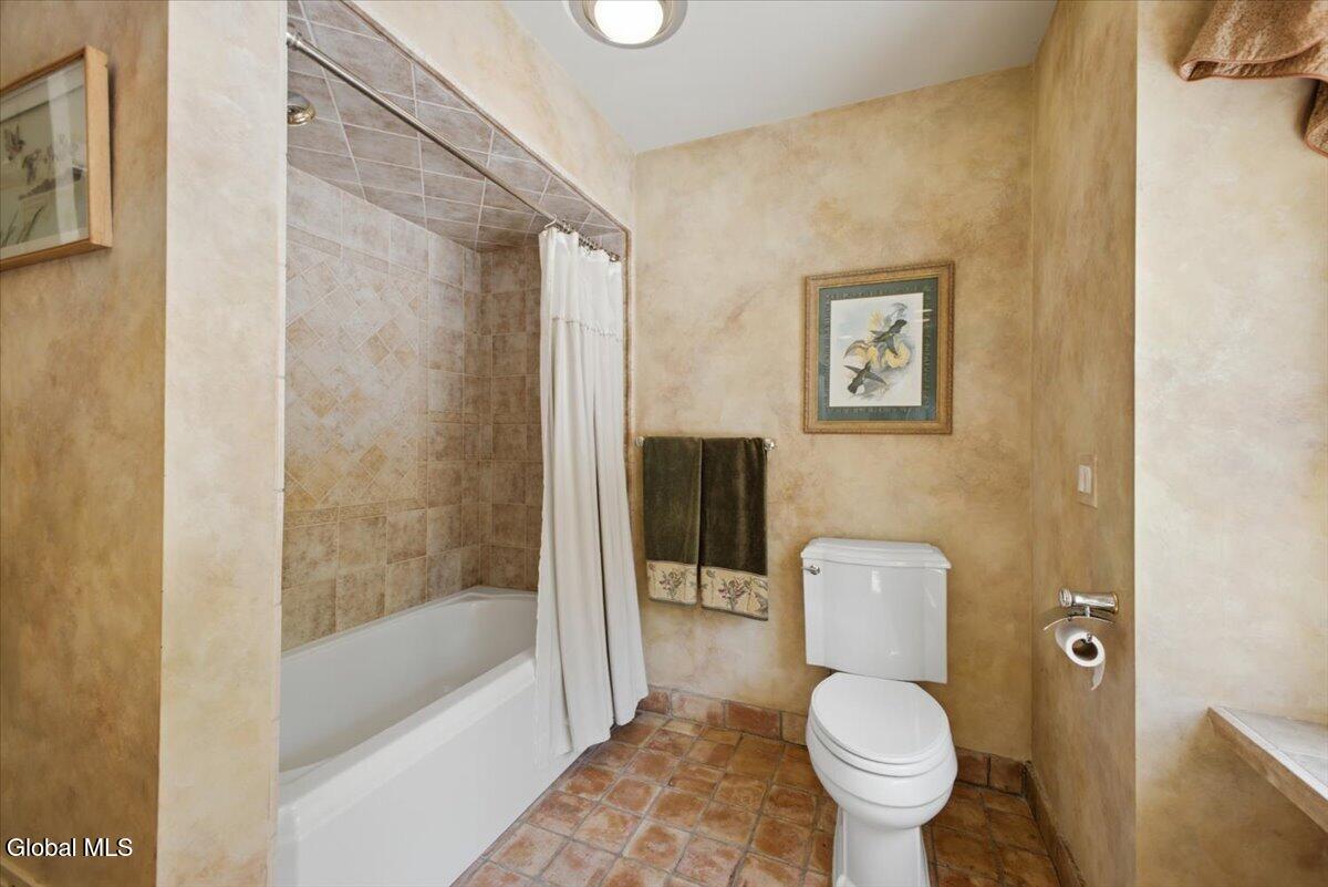 27 S Sheraton Lane Queensbury NY 12804