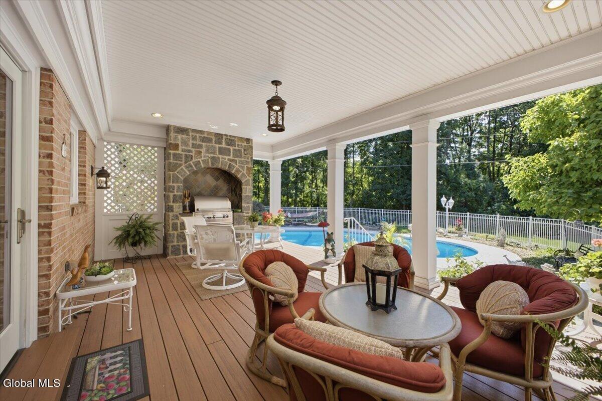 27 S Sheraton Lane Queensbury NY 12804