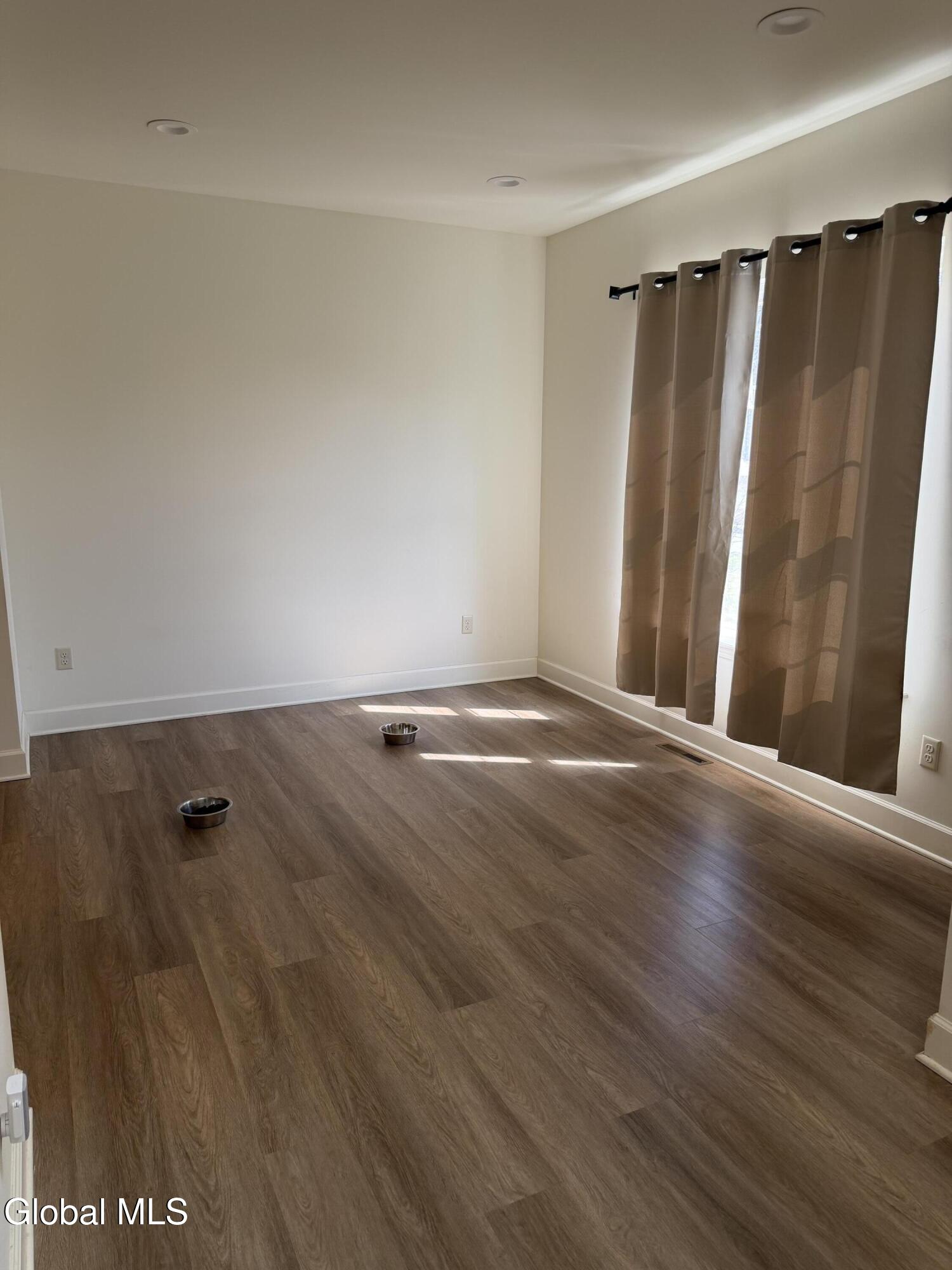 27 Spencer Street Clifton Park NY 12065