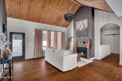 27 Woodland Hill Road Wynantskill NY 12198