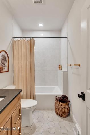 27 Woodland Hill Road Wynantskill NY 12198