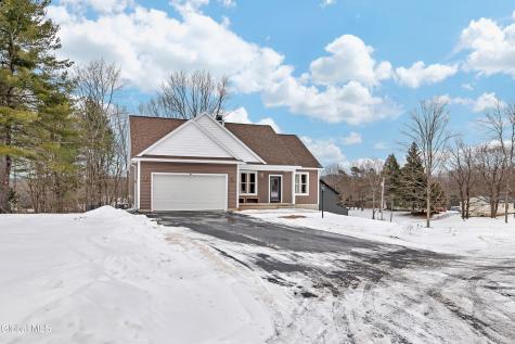 27 Woodland Hill Road Wynantskill NY 12198