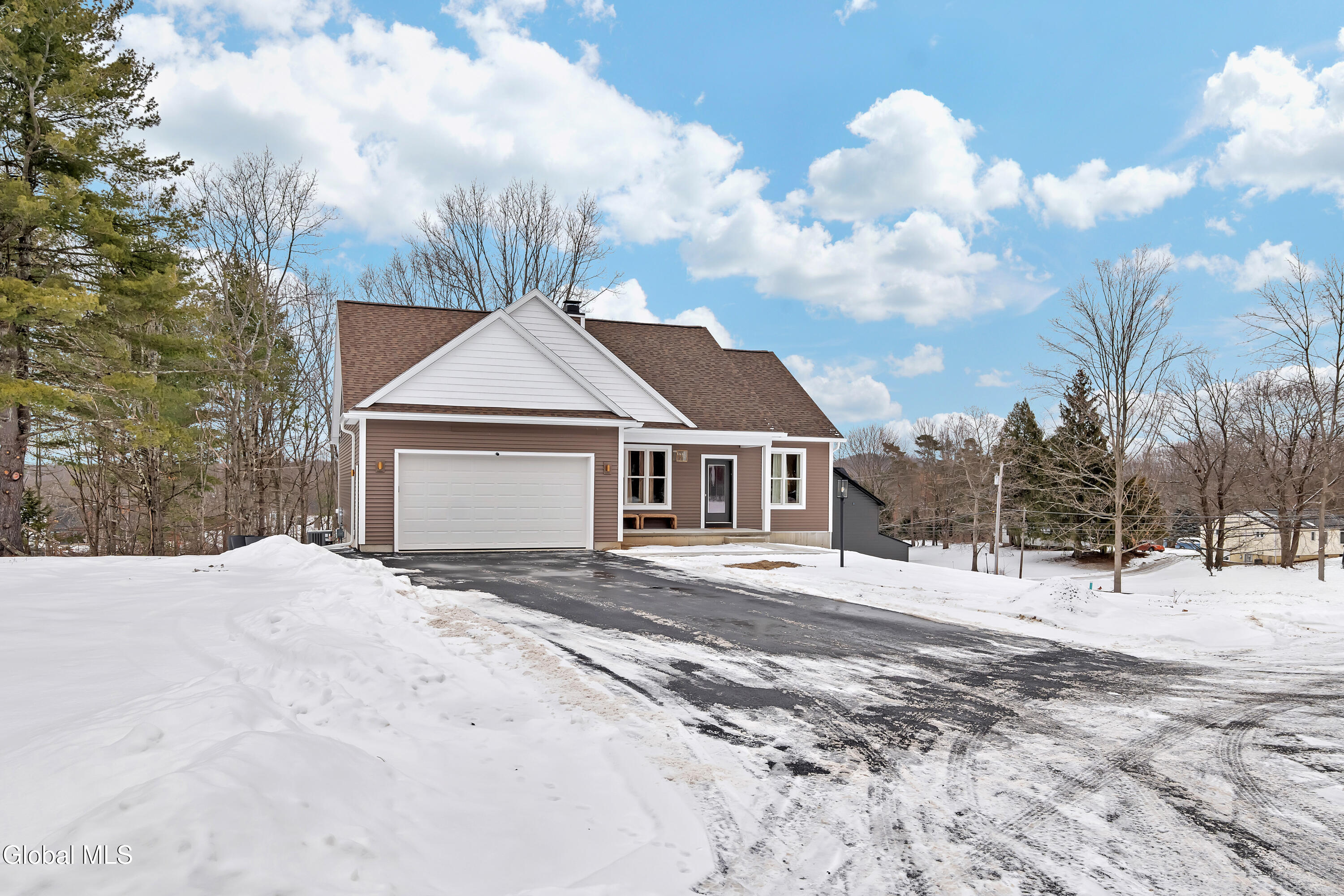 27 Woodland Hill Road Wynantskill NY 12198