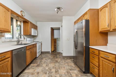 627 Via Ponderosa Schenectady NY 12303