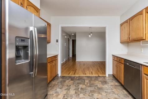 627 Via Ponderosa Schenectady NY 12303