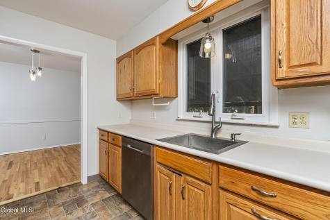 627 Via Ponderosa Schenectady NY 12303