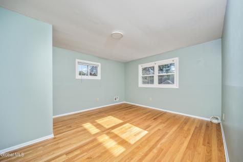 627 Via Ponderosa Schenectady NY 12303