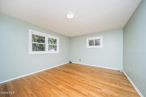 627 Via Ponderosa Schenectady NY 12303