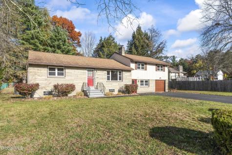 627 Via Ponderosa Schenectady NY 12303