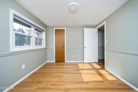 627 Via Ponderosa Schenectady NY 12303