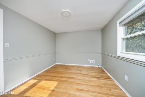 627 Via Ponderosa Schenectady NY 12303