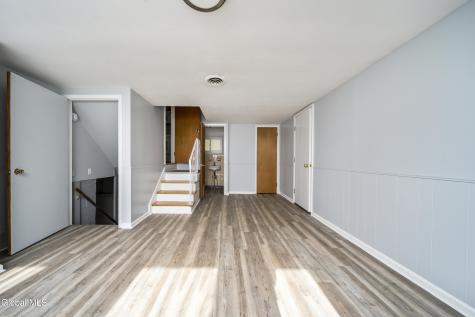 627 Via Ponderosa Schenectady NY 12303