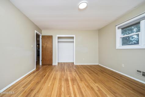 627 Via Ponderosa Schenectady NY 12303