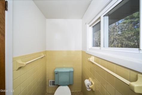 627 Via Ponderosa Schenectady NY 12303