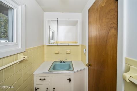 627 Via Ponderosa Schenectady NY 12303