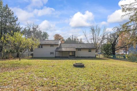 627 Via Ponderosa Schenectady NY 12303