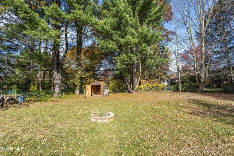 627 Via Ponderosa Schenectady NY 12303