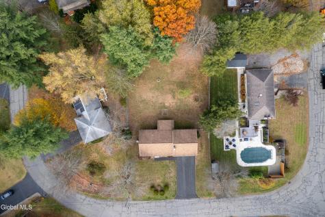 627 Via Ponderosa Schenectady NY 12303