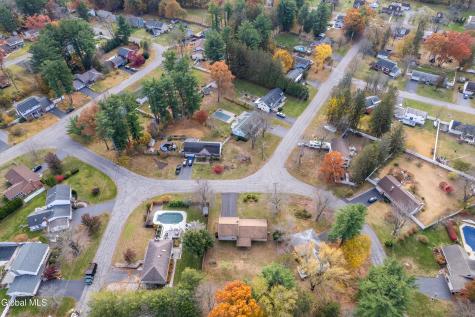 627 Via Ponderosa Schenectady NY 12303