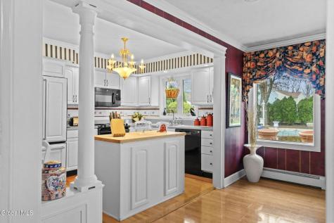 17 Cherry Lane Troy NY 12180