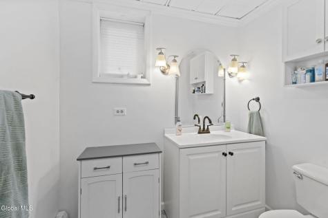 17 Cherry Lane Troy NY 12180