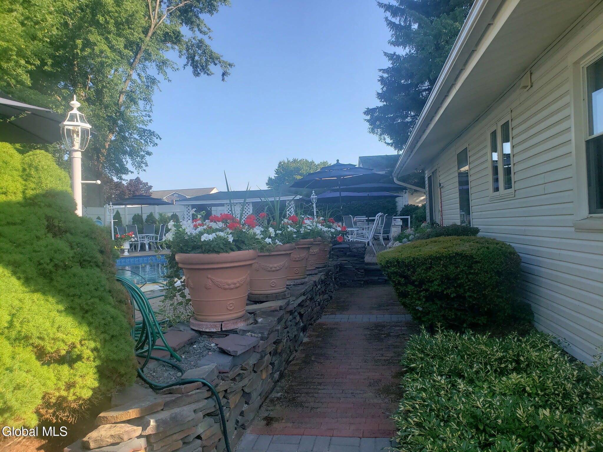 17 Cherry Lane Troy NY 12180