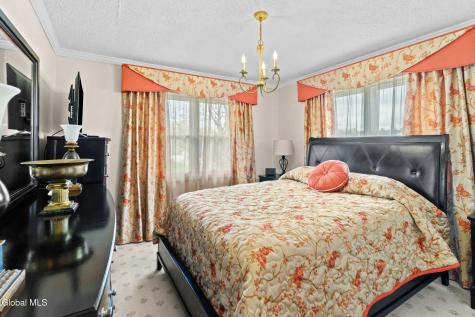 17 Cherry Lane Troy NY 12180