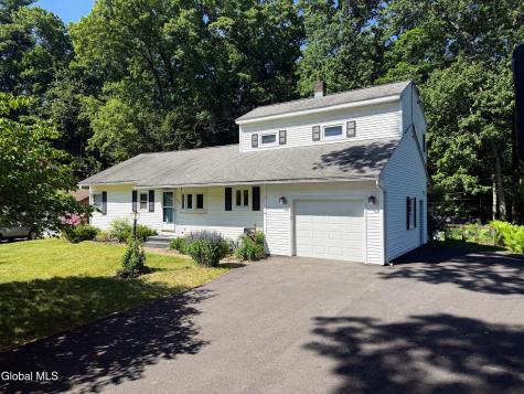 132 Birch Lane Schenectady NY 12302